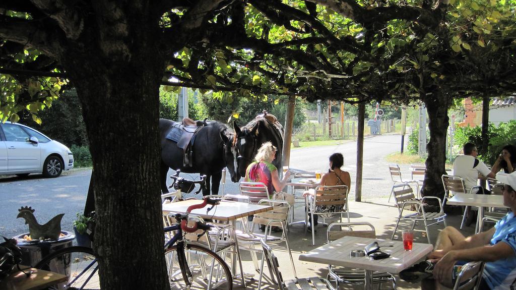 Auberge Magnette Audes Bagian luar foto